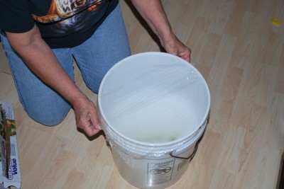 Cover and let sit 400x267 Homemade Liquid Laundry Detergent